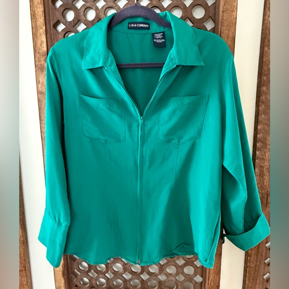 C.M. & Company Green Zip Front Blouse Size Large Lightweight Work Top